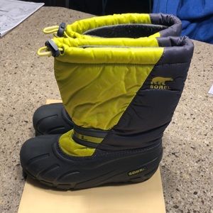 Boys’ Sorel snow boots. Size 5